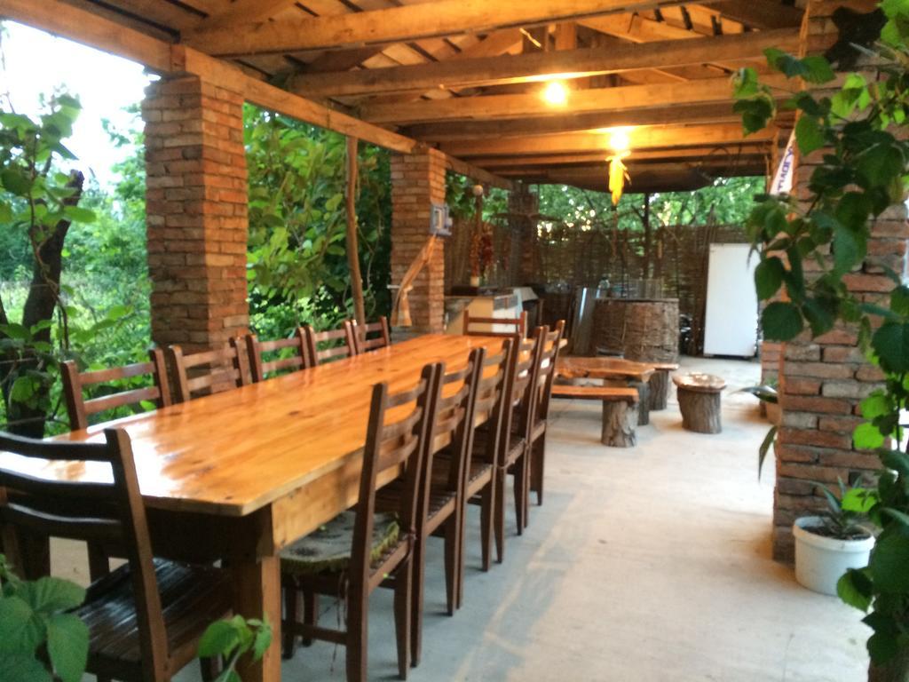 Nona Guest House Shilda Exterior foto