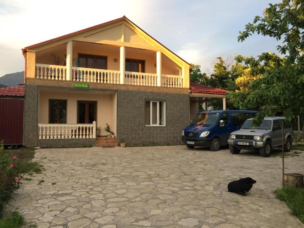 Nona Guest House Shilda Exterior foto